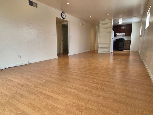 FOR RENT: Updated 2 Bedroom Unit in Prime ... - FOR RENT: Updated 2 Bedroom Unit in Prime ... Casa