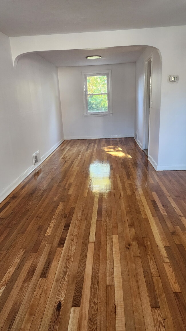 Photo - 1129 South Ave W