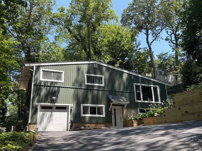 Building Photo - 409 Adams St Rental