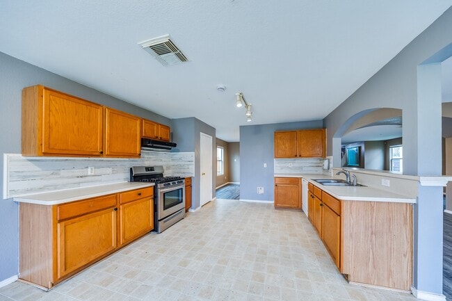 Building Photo - 20119 Baron Brook Dr