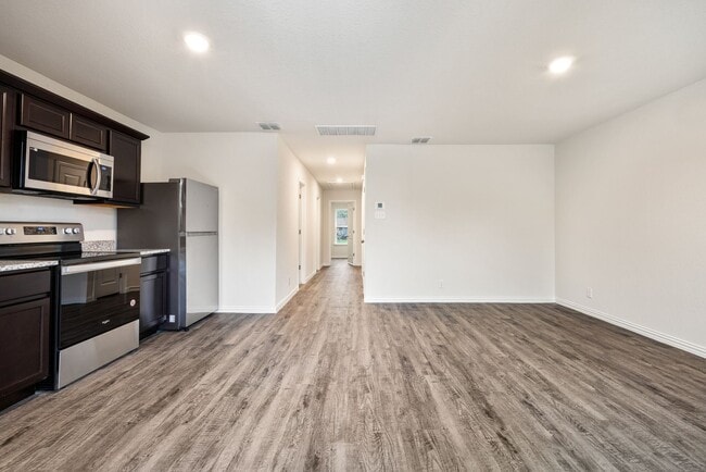 Photo - Spacious 3-Bedroom Home with Hardwood Floors & Modern Finishes in Seguin