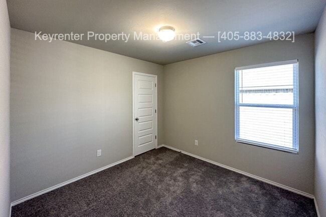 Photo - Gorgeous 4 Bed 2 Bath Home in Heart Of Yukon!