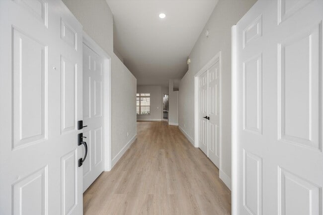 Photo - 1170 Aviary Rd