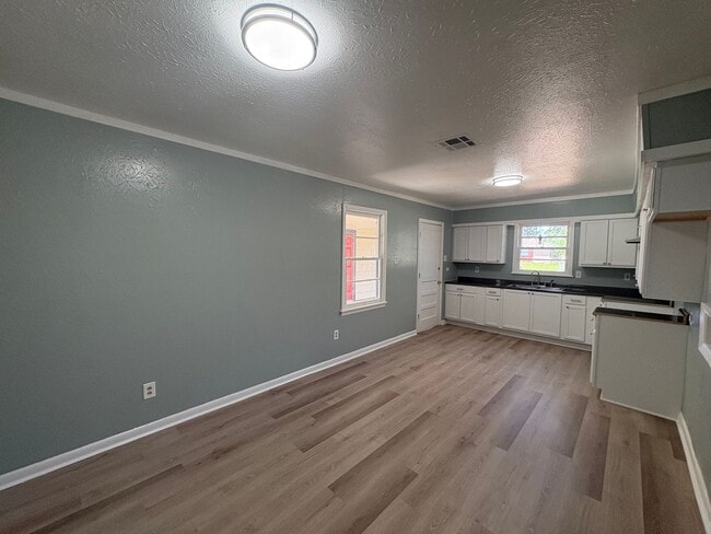 Photo - 918 Huntington Ln
