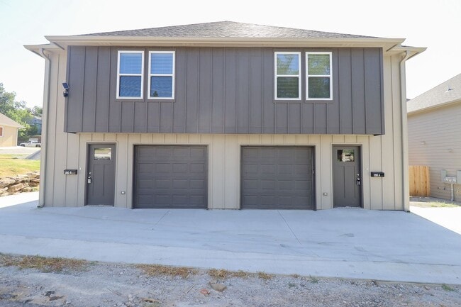 Building Photo - FIRST FREE MONTH! 3 Bed | 2.5 Bath | Sand ... Rental