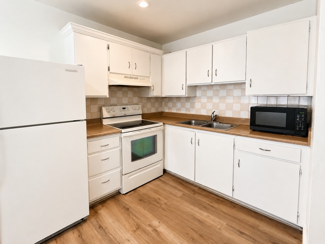 Photo - 2517 S Lakecrest Dr Unit 03