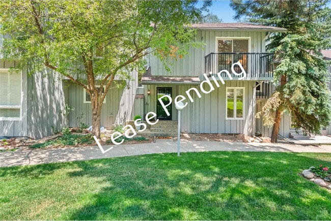 Building Photo - Exquisite Townhome in Hiwan on Golf Course! Unit 31