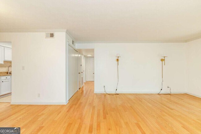 Photo - 3005 Seven Pines Ln Unidad 201