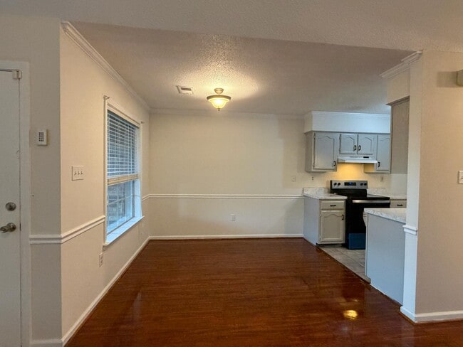 Photo - 6893 Snyder Rd