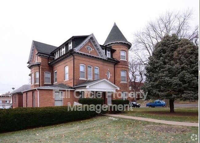 Building Photo - Chester Manor Rental