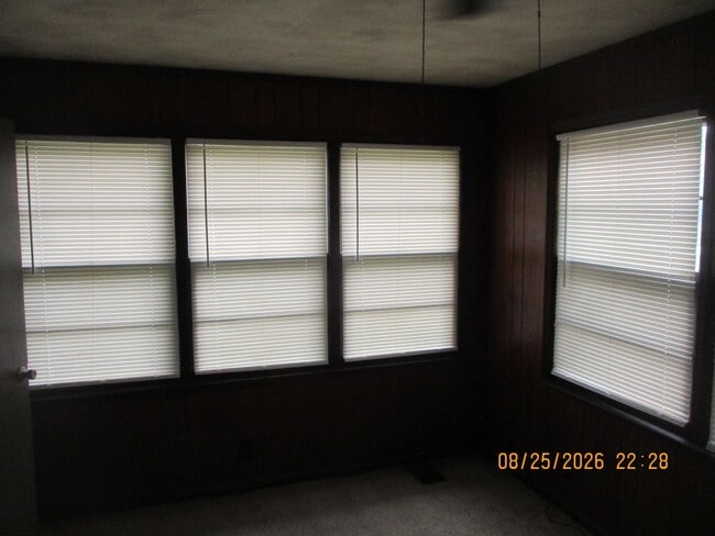 Photo - 1704 W Whitney Ave