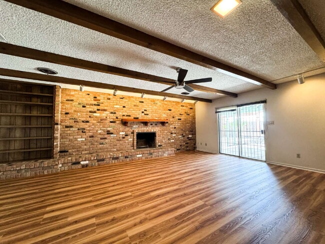 1109 S 8th Ave
