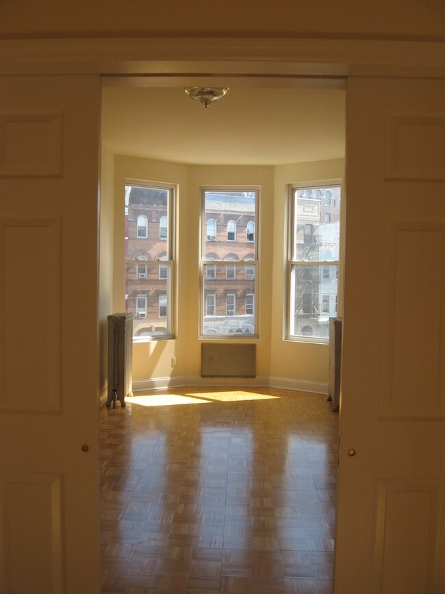 Sala de estar - 699 Prospect Ave Unidad #2