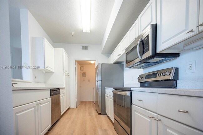 Photo - 5554 Metrowest Blvd Unidad 211