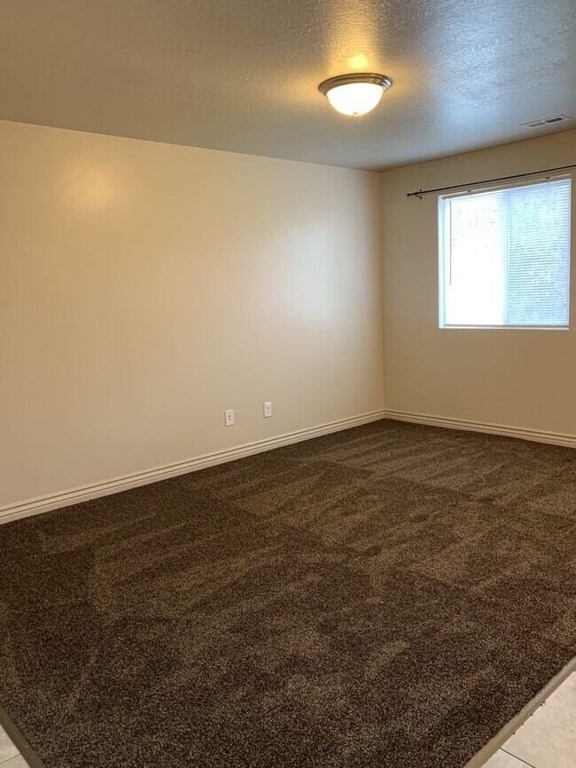 2378 S Knights Way