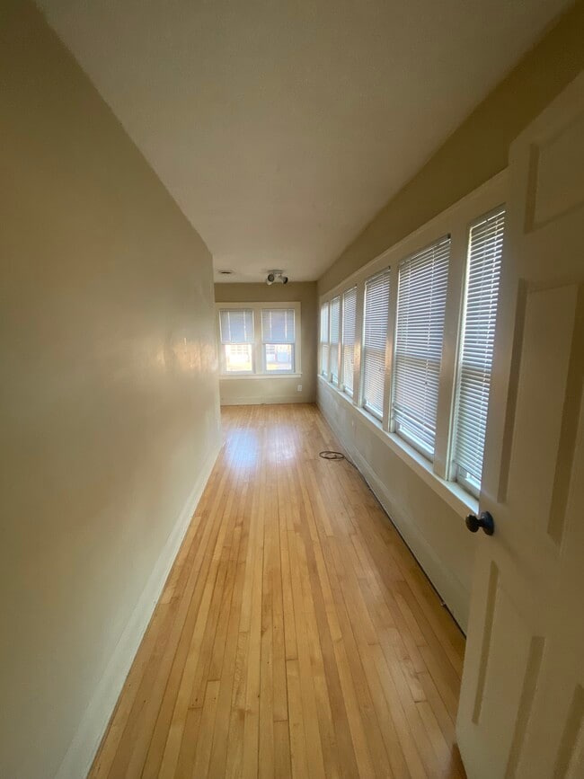 Photo - 2418 University Ave NE Unit 2