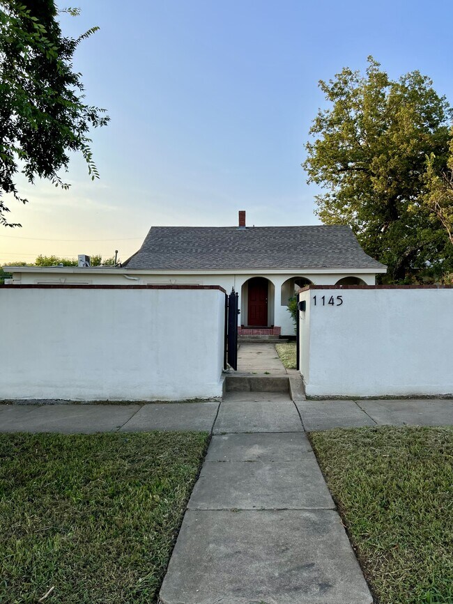 Photo - 1144 E Haskell St