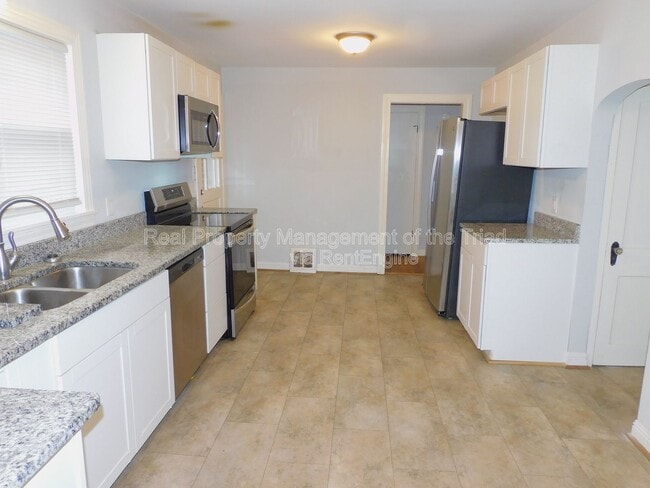 Photo - 3713 N Cherry St