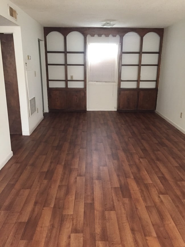 McManus St living room - Monte Carlo Apartments