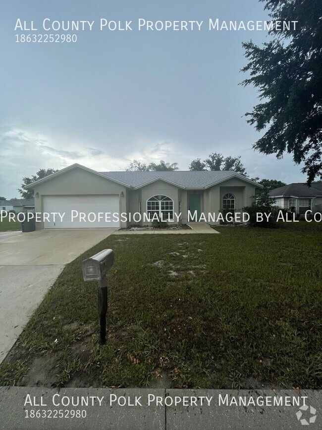 Building Photo - Spacious 3 Bedroom, 2 Bath Pool Home in No...