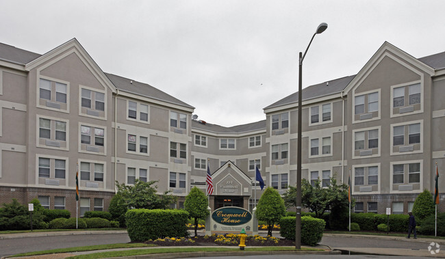 Cromwell House Senior Apartments - 55+ - Cromwell House Senior Apartments - 55+