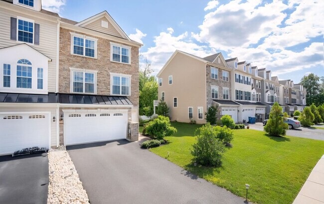 Photo - Spacious End-Unit Townhome in Meridian Crossing | 2,850+ Sq Ft | Resort-Style Amenities