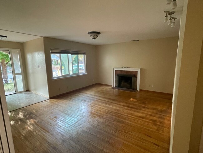 Photo - 1816 Richmond St