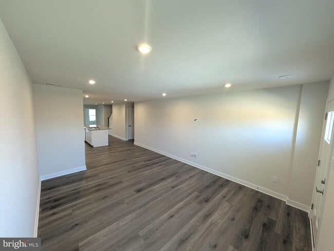 Photo - 114 RED LION Ct