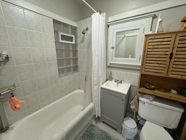 Photo - 5702 W Galena St Unidad 2