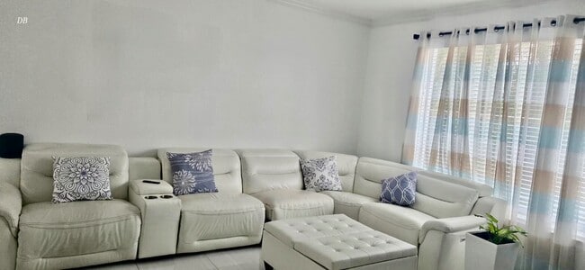 Photo - 400 SW 15th Dr