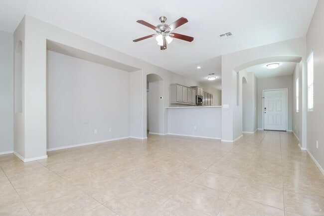 Photo - 17043 W Zuni St