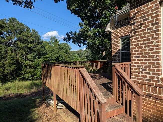 210 Arden Ln