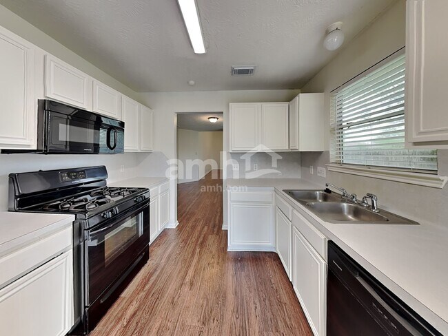 Photo - 9220 Mahan Dr