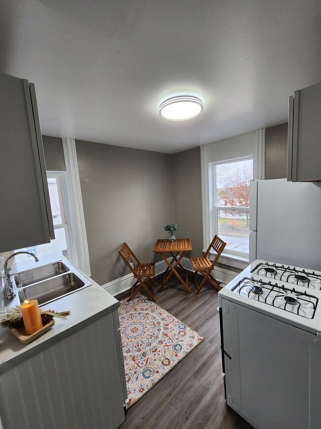 Photo - Large one bedroom one bath upstairs apartment Unit 422-D South Union Street