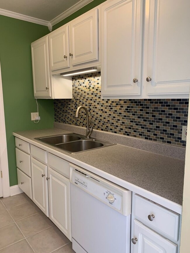 Photo - 330 Pin Oak Dr NW