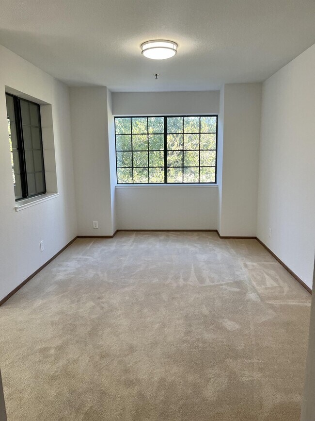 Photo - 190 Redhawk Rd
