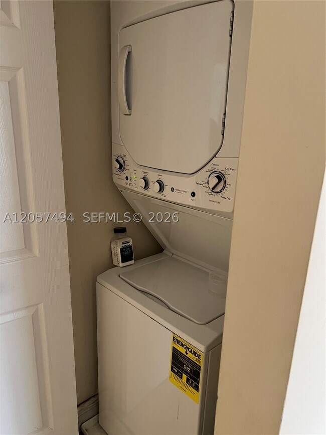 Photo - 3232 SW 22nd St Unit 201