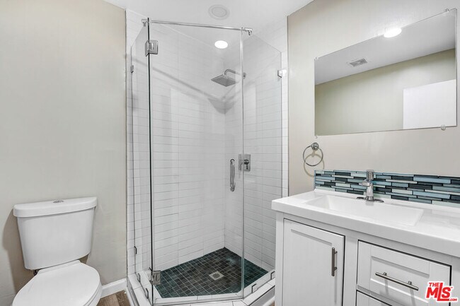 Photo - 932 Maltman Ave Unit 4