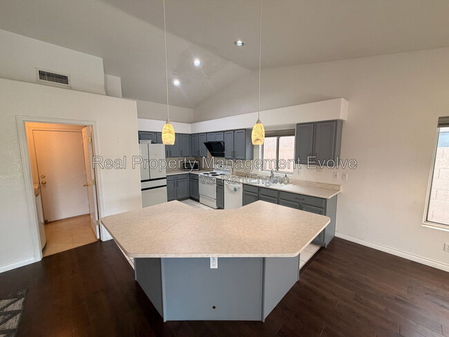 Photo - 2227 E Edna Ave