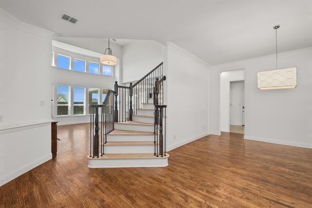Photo - 975 Pembrook Ln