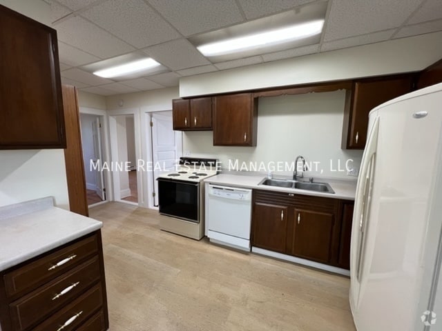 Building Photo - 4 Bellevue St Rental
