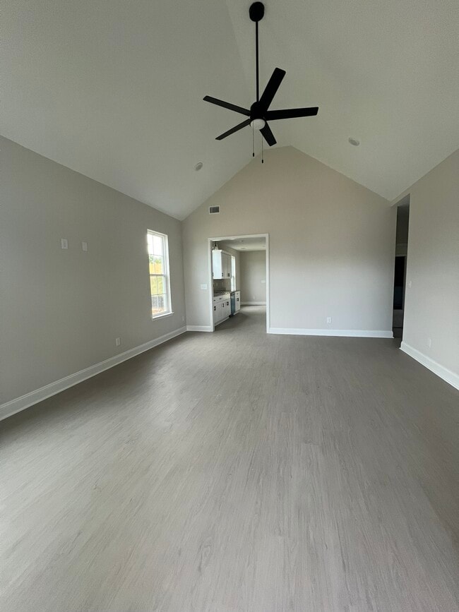 Photo - 102 Bennett St