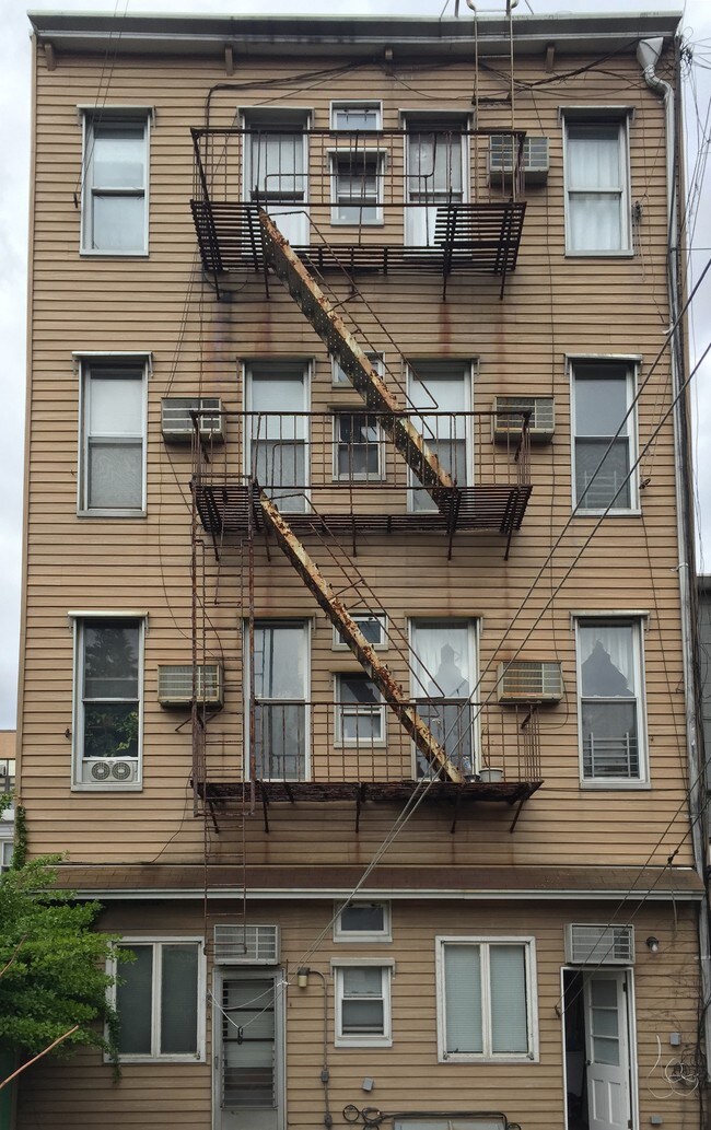 Photo - 262 N 6th St