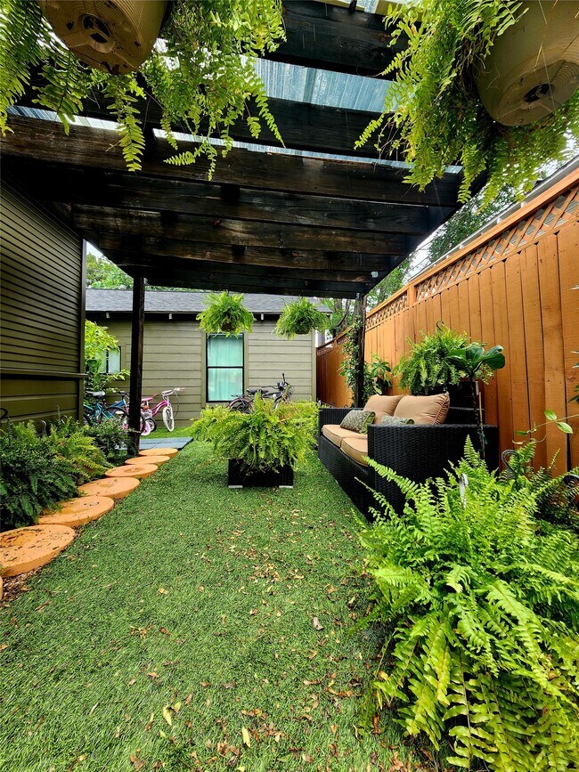 Photo - 606 Vincent St