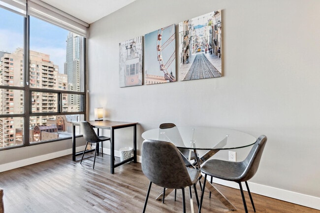 Photo - 78 Gerrard St W Unit FL1-ID1030940P