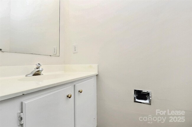 Photo - 6001 Heath Valley Rd