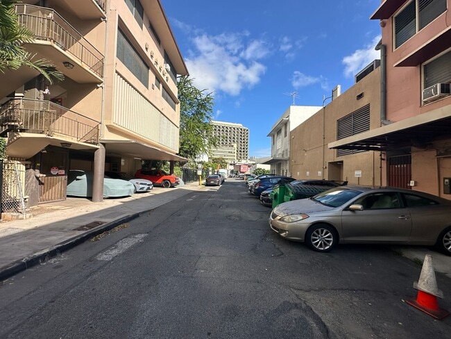 Photo - STUDIO IN THE HEART OF WAIKIKI!!!