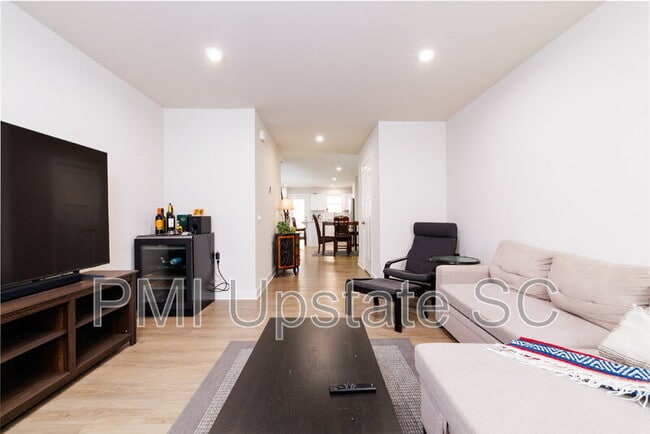 Photo - 413 Camarillo Ln