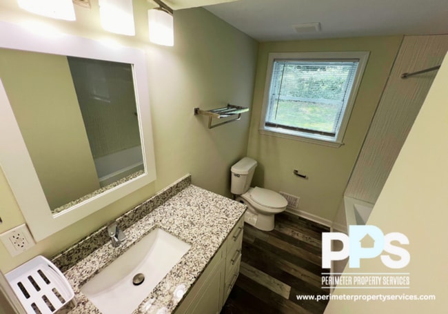 Photo - 1784 Temple Ave