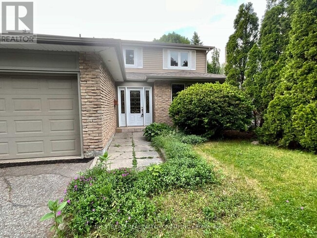 Photo - 45 Emmeloord Crescent